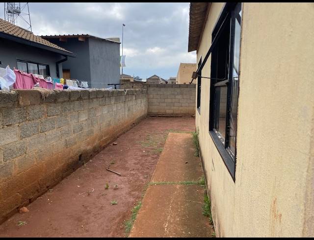 2 BEDROOM HOUSE FOR SALE IN VOSLOORUS EXT 14
